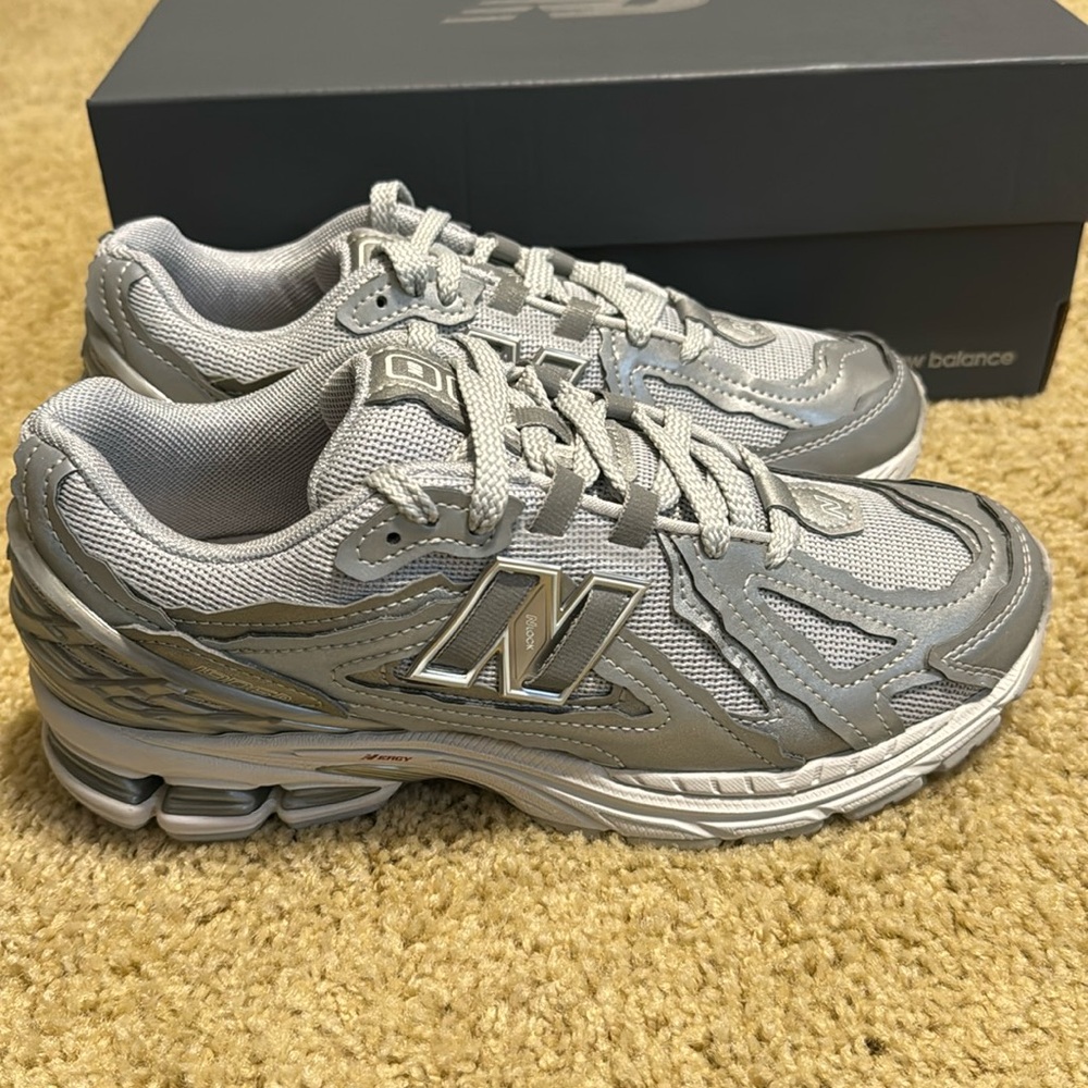 New Balance 1906